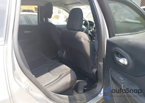 2016 Jeep Cherokee Latitude из США, поврежденный, VIN 1C4PJMCS5GW299959